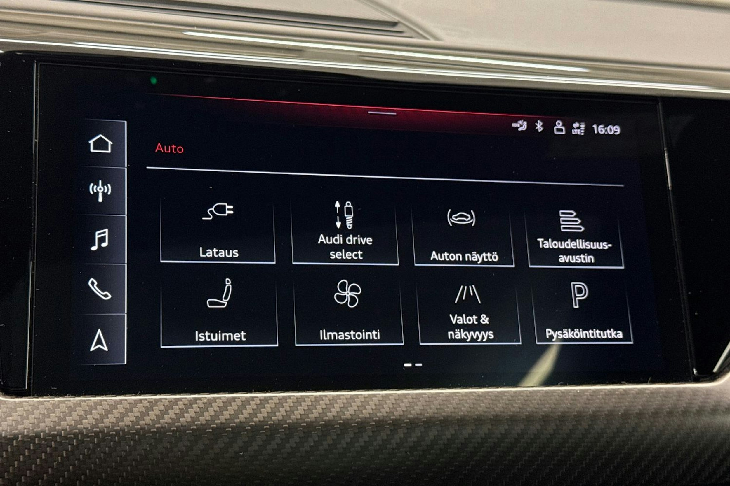 Harmaa Audi e-tron GT 2022 kuva 30.