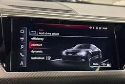 Harmaa Audi e-tron GT 2022 kuva 31.