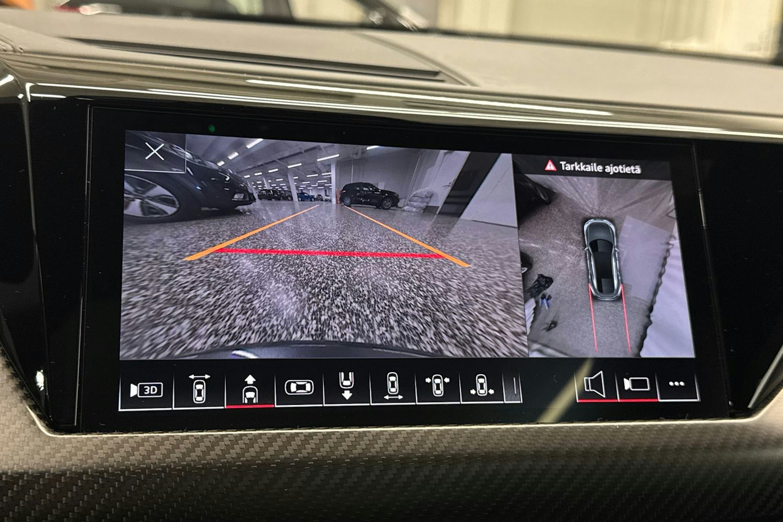 Harmaa Audi e-tron GT 2022 kuva 36.