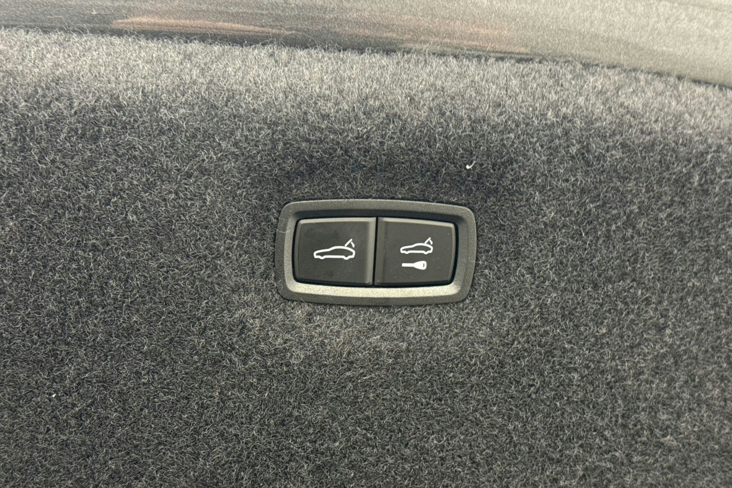 Harmaa Audi e-tron GT 2022 kuva 40.