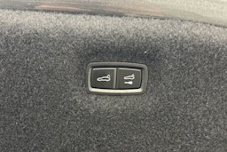 Harmaa Audi e-tron GT 2022 kuva 40.