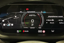 met. harmaa Audi e-tron GT 2022 kuva 13.