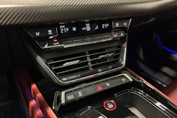 met. harmaa Audi e-tron GT 2022 kuva 21.