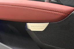 met. harmaa Audi e-tron GT 2022 kuva 28.