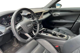 met. harmaa Audi e-tron GT 2023 kuva 3.