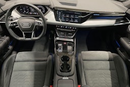 Musta Audi e-tron GT 2023 kuva 9.