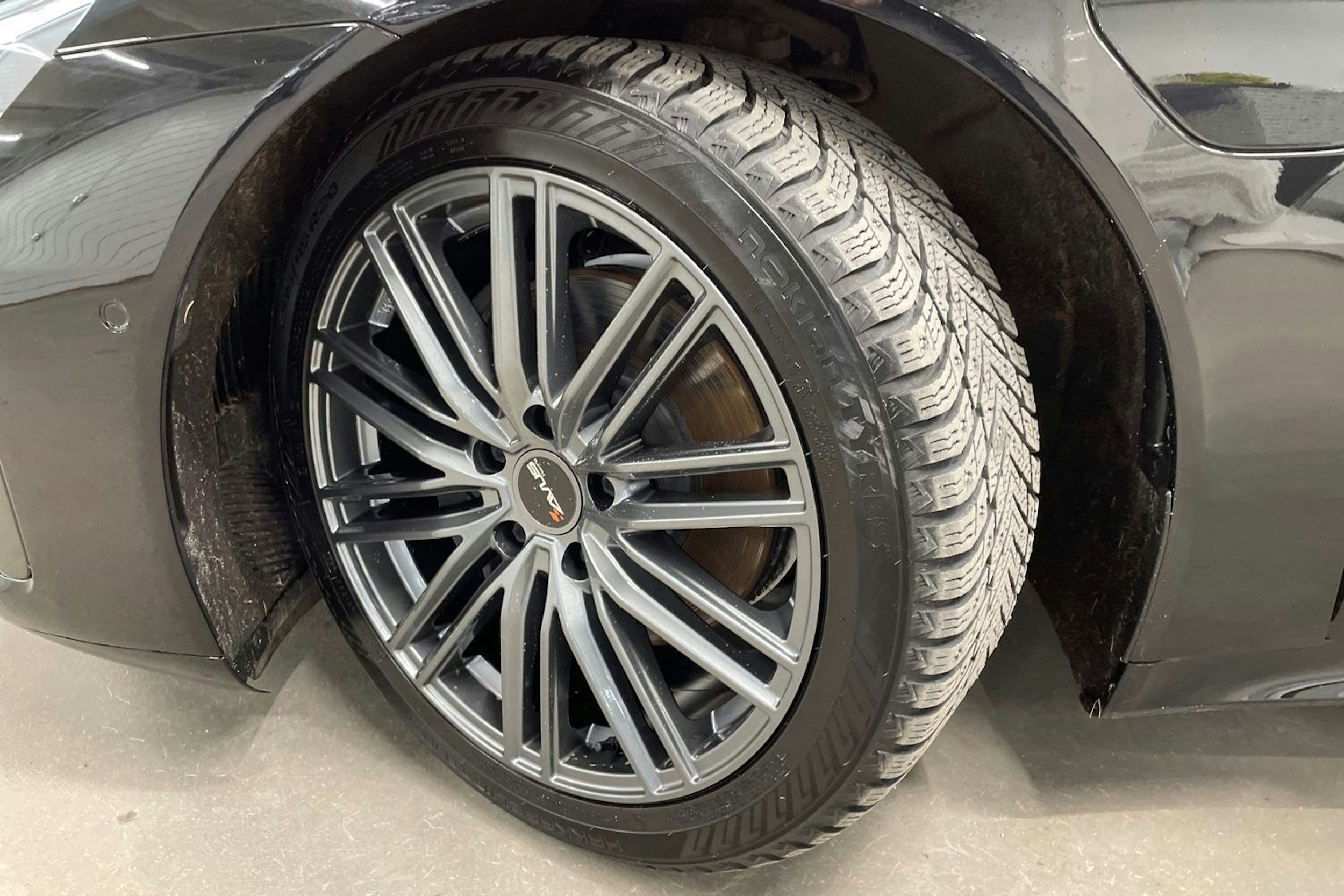 Musta Audi e-tron GT 2023 kuva 12.