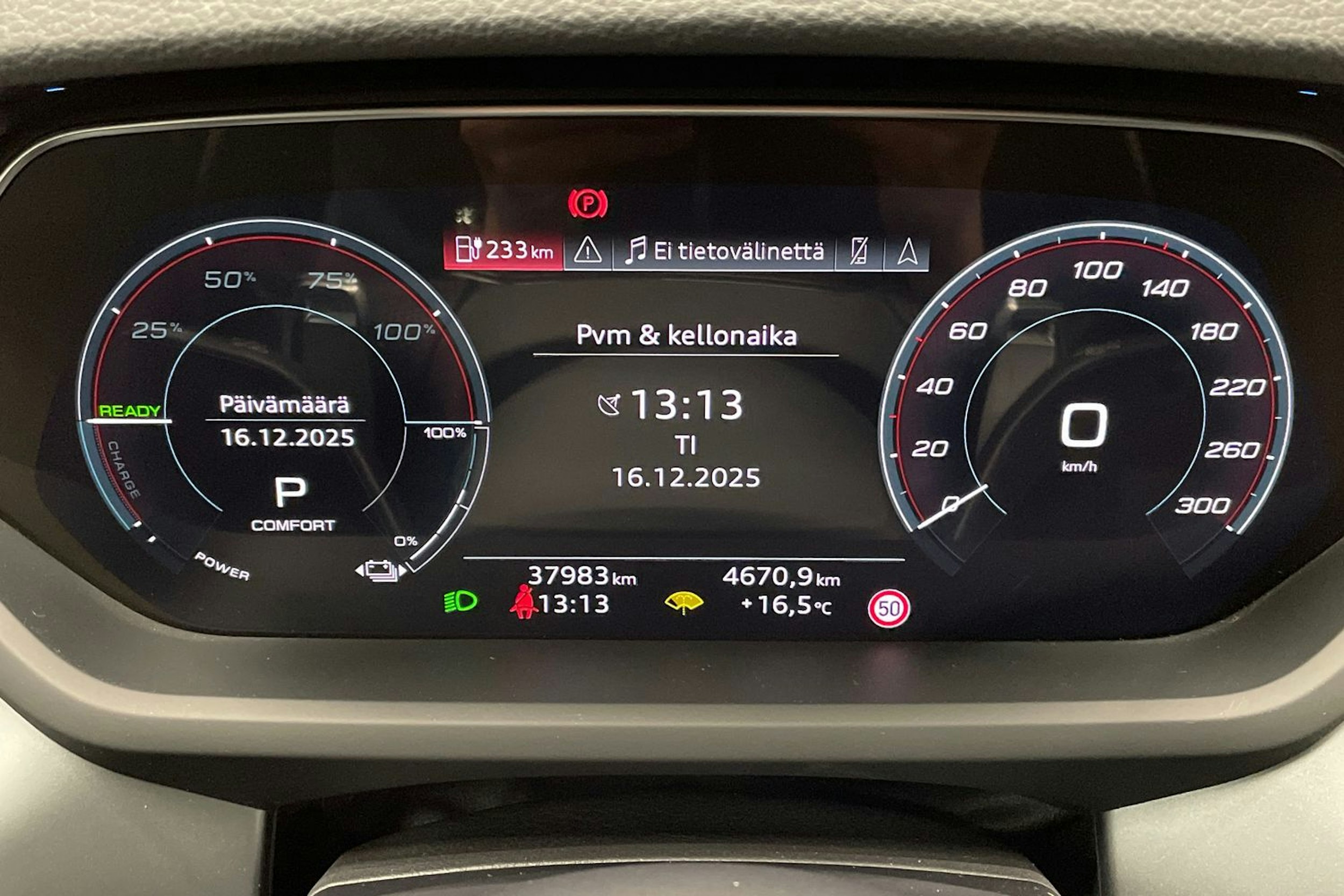 Musta Audi e-tron GT 2023 kuva 14.