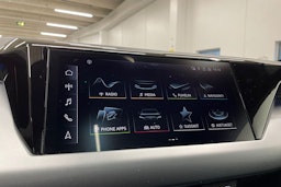 Musta Audi e-tron GT 2023 kuva 15.