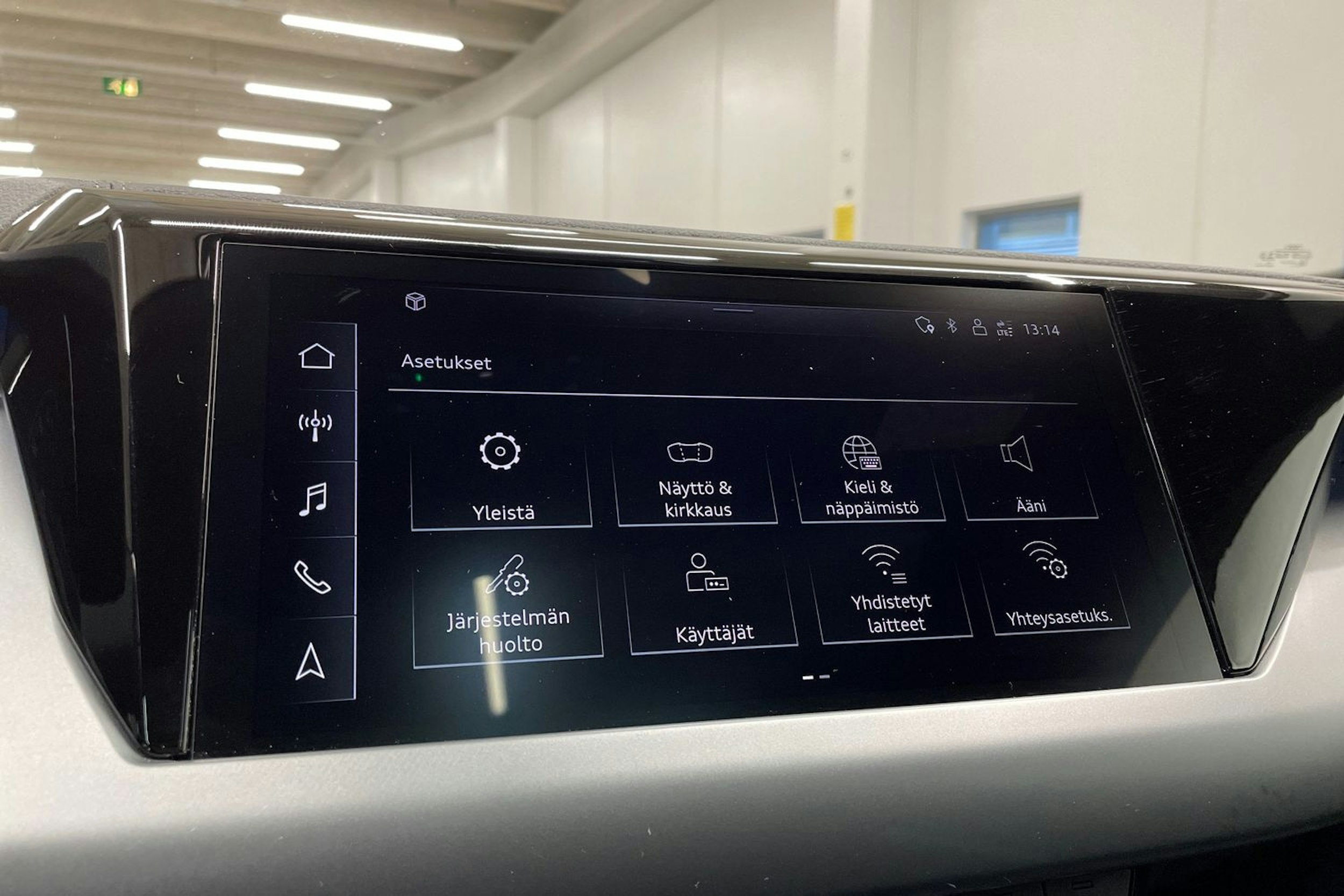 Musta Audi e-tron GT 2023 kuva 17.