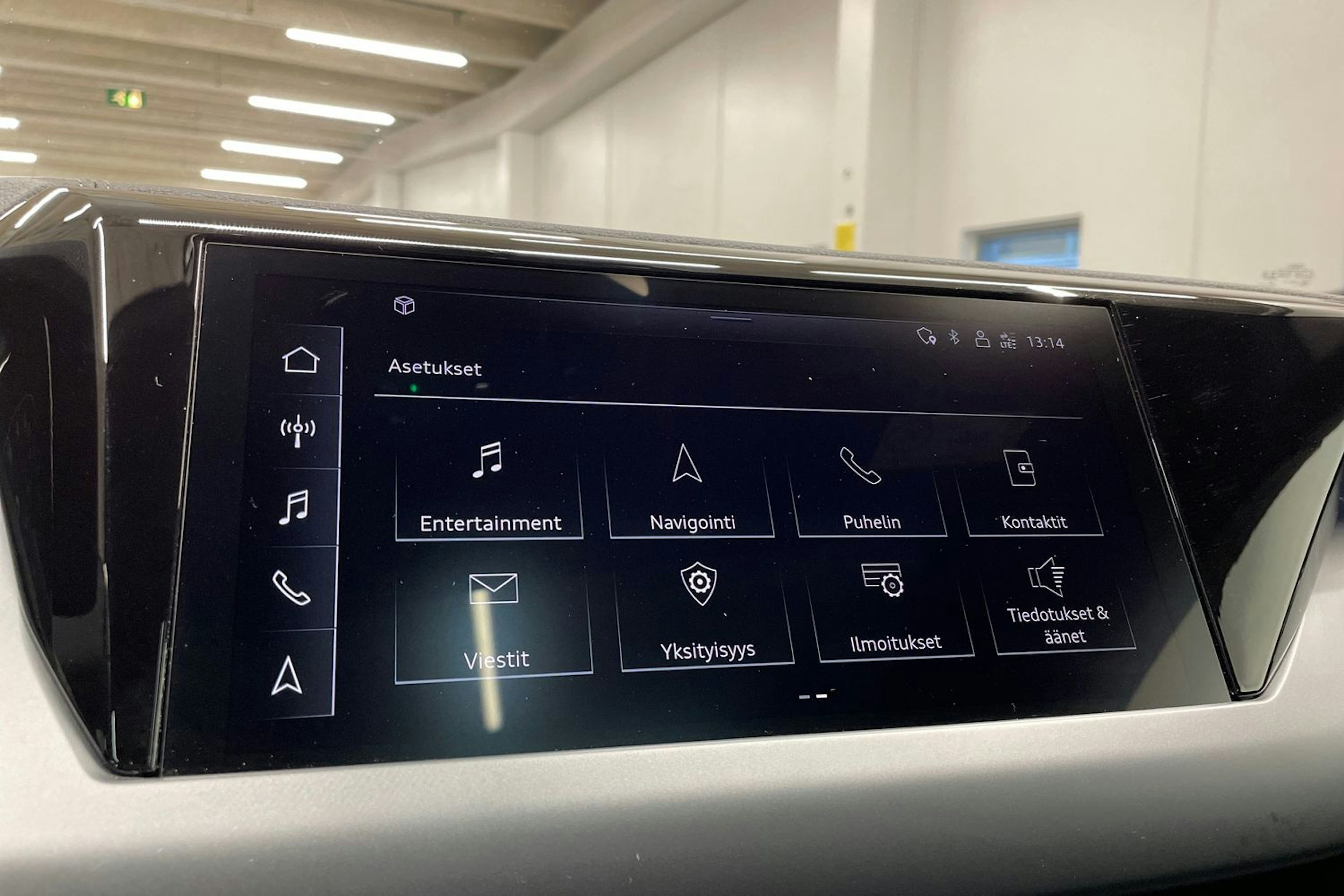 Musta Audi e-tron GT 2023 kuva 18.