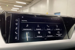 Musta Audi e-tron GT 2023 kuva 18.