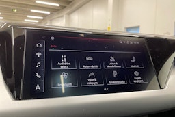 Musta Audi e-tron GT 2023 kuva 19.