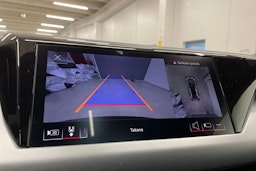 Musta Audi e-tron GT 2023 kuva 22.