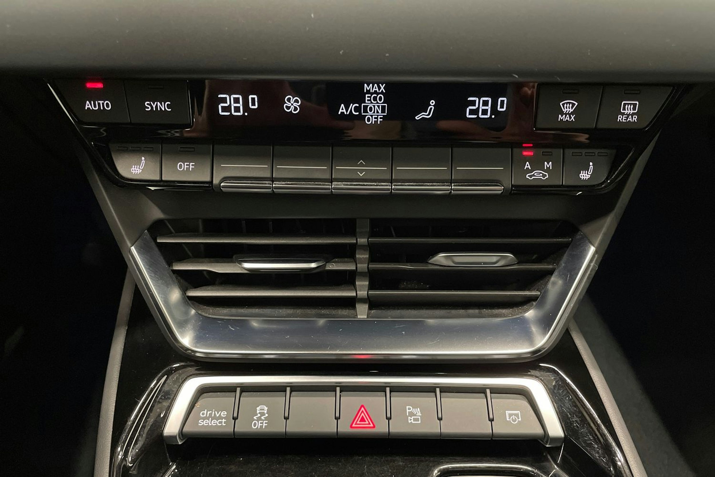 Musta Audi e-tron GT 2023 kuva 23.