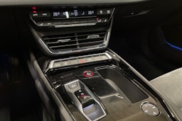 Musta Audi e-tron GT 2023 kuva 24.