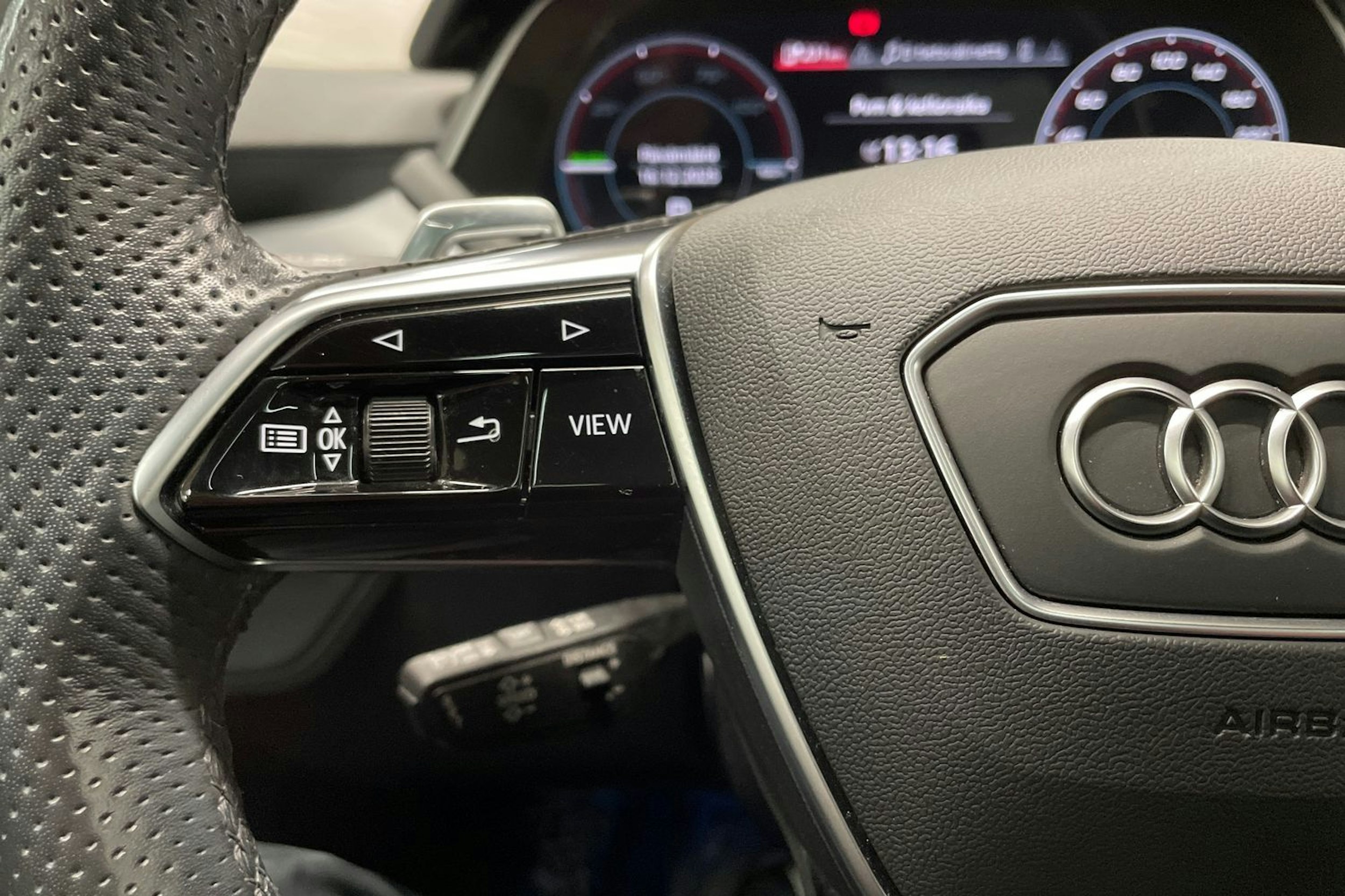 Musta Audi e-tron GT 2023 kuva 26.