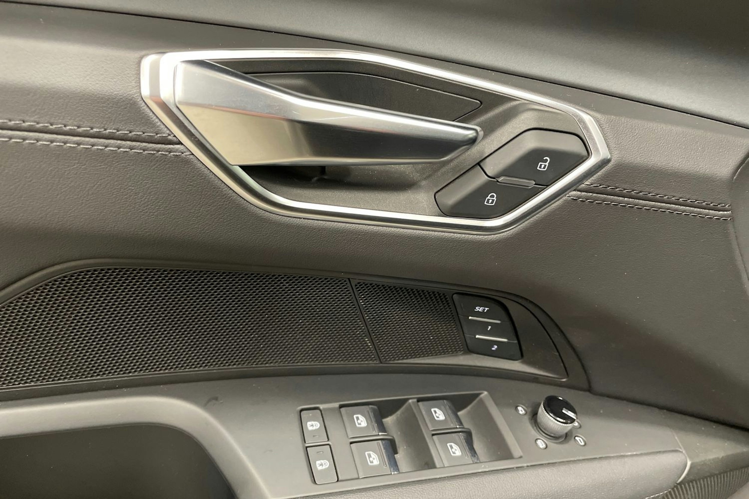 Musta Audi e-tron GT 2023 kuva 29.