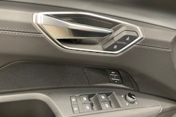 Musta Audi e-tron GT 2023 kuva 29.