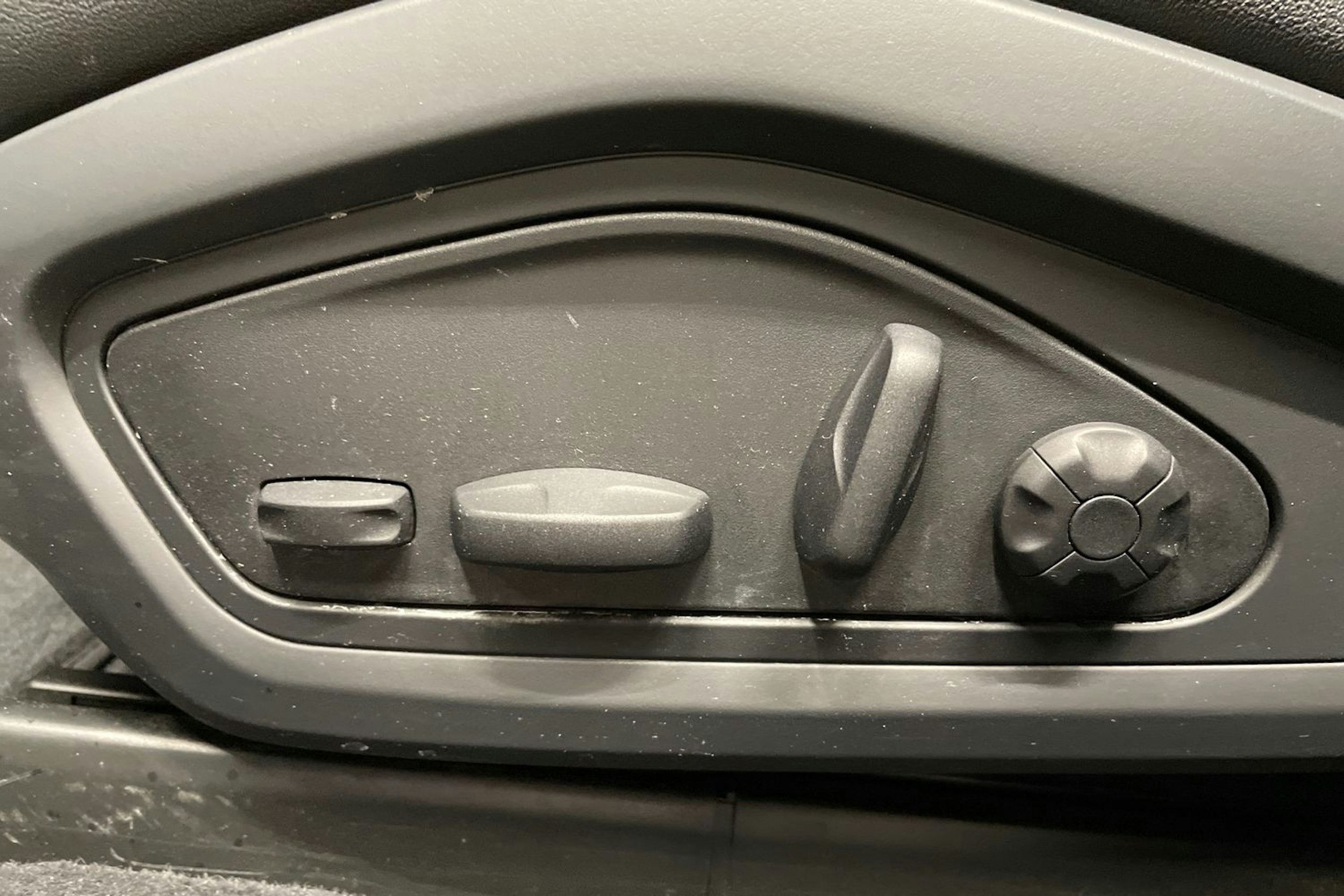 Musta Audi e-tron GT 2023 kuva 30.