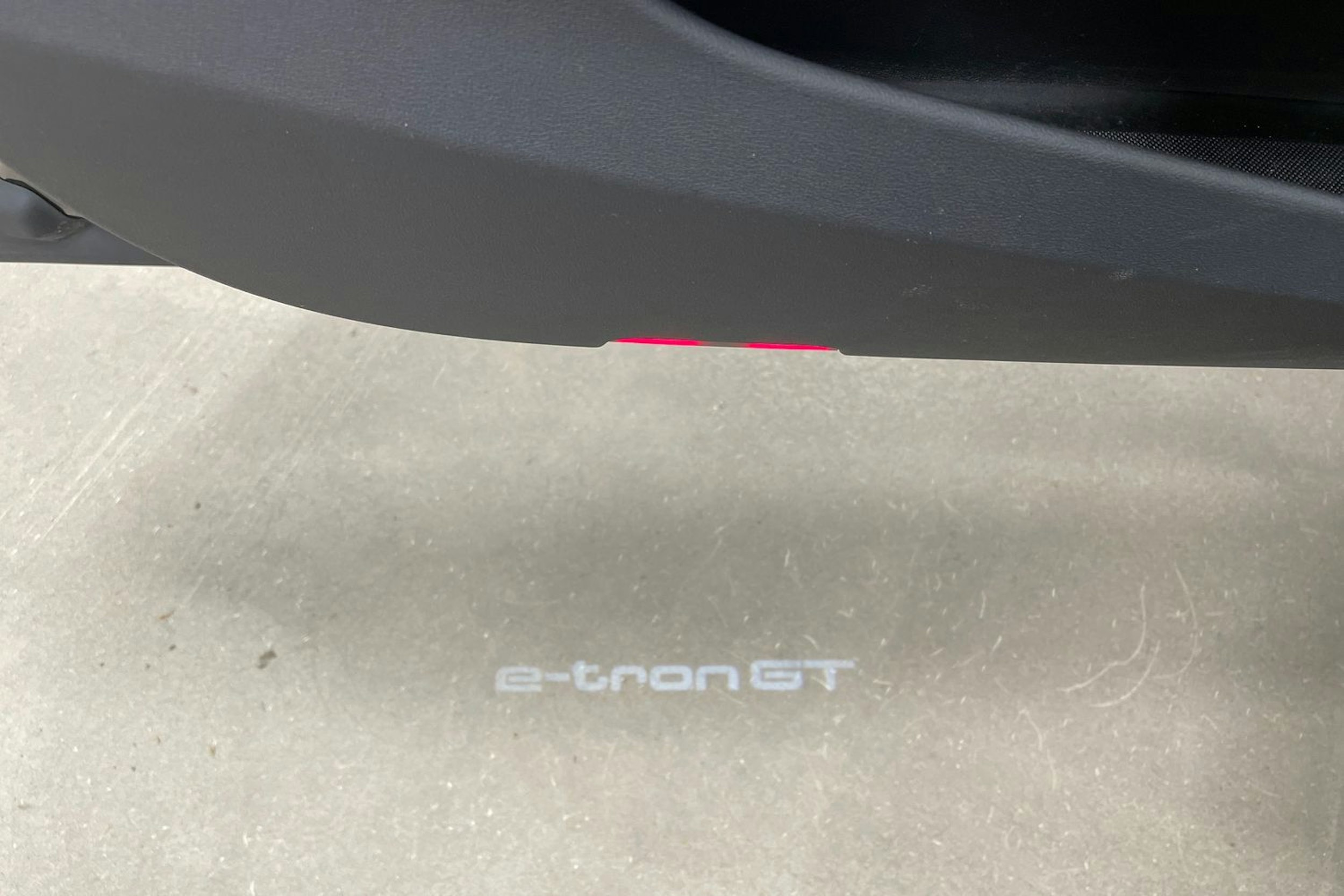 Musta Audi e-tron GT 2023 kuva 32.