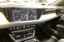 keltainen Audi e-tron GT 2023 kuva 14.