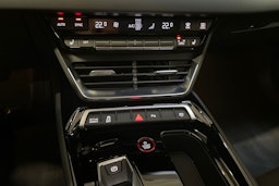 keltainen Audi e-tron GT 2023 kuva 18.