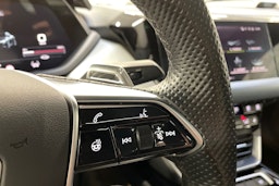 keltainen Audi e-tron GT 2023 kuva 21.