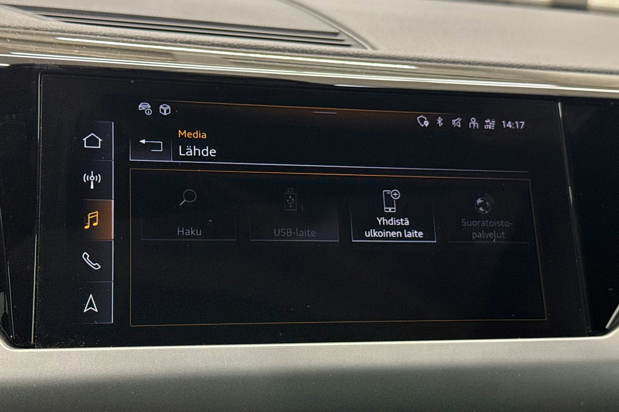 keltainen Audi e-tron GT 2023 kuva 29.