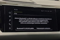 keltainen Audi e-tron GT 2023 kuva 31.