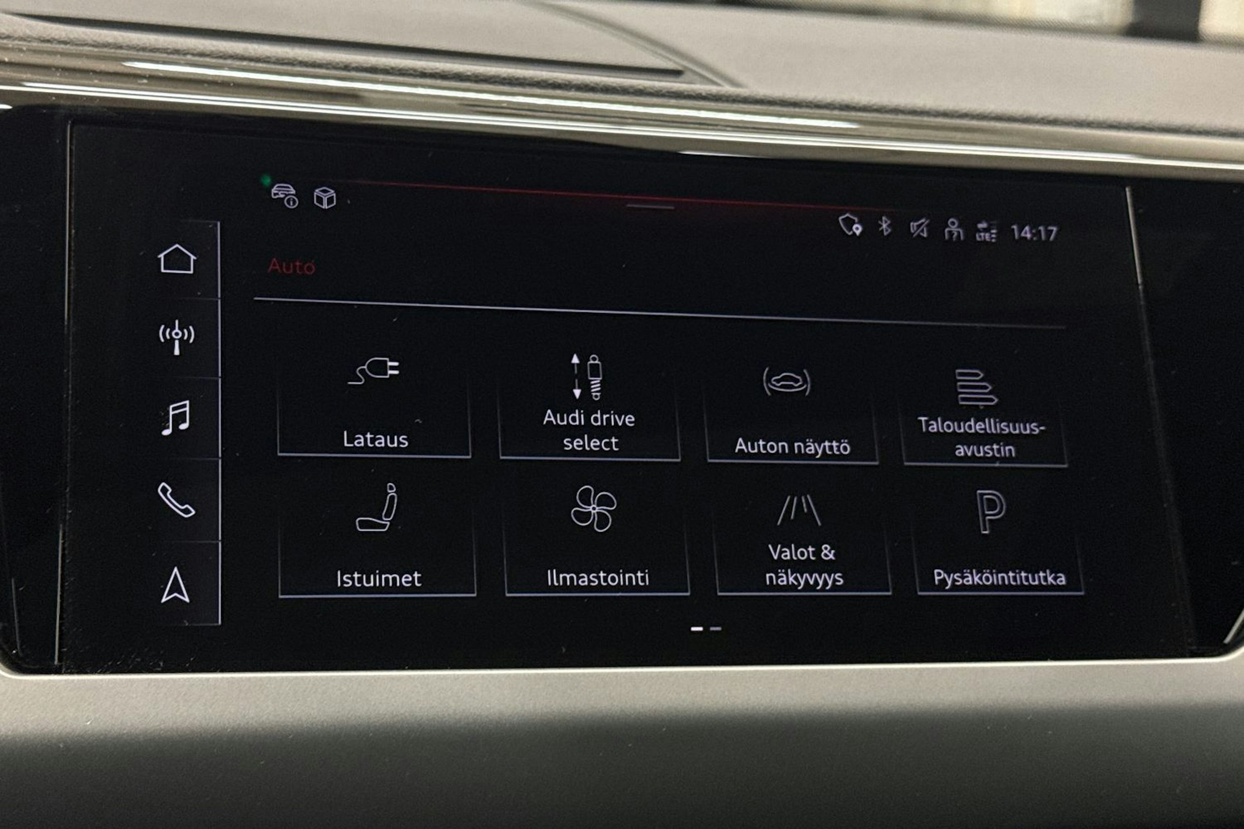 keltainen Audi e-tron GT 2023 kuva 32.