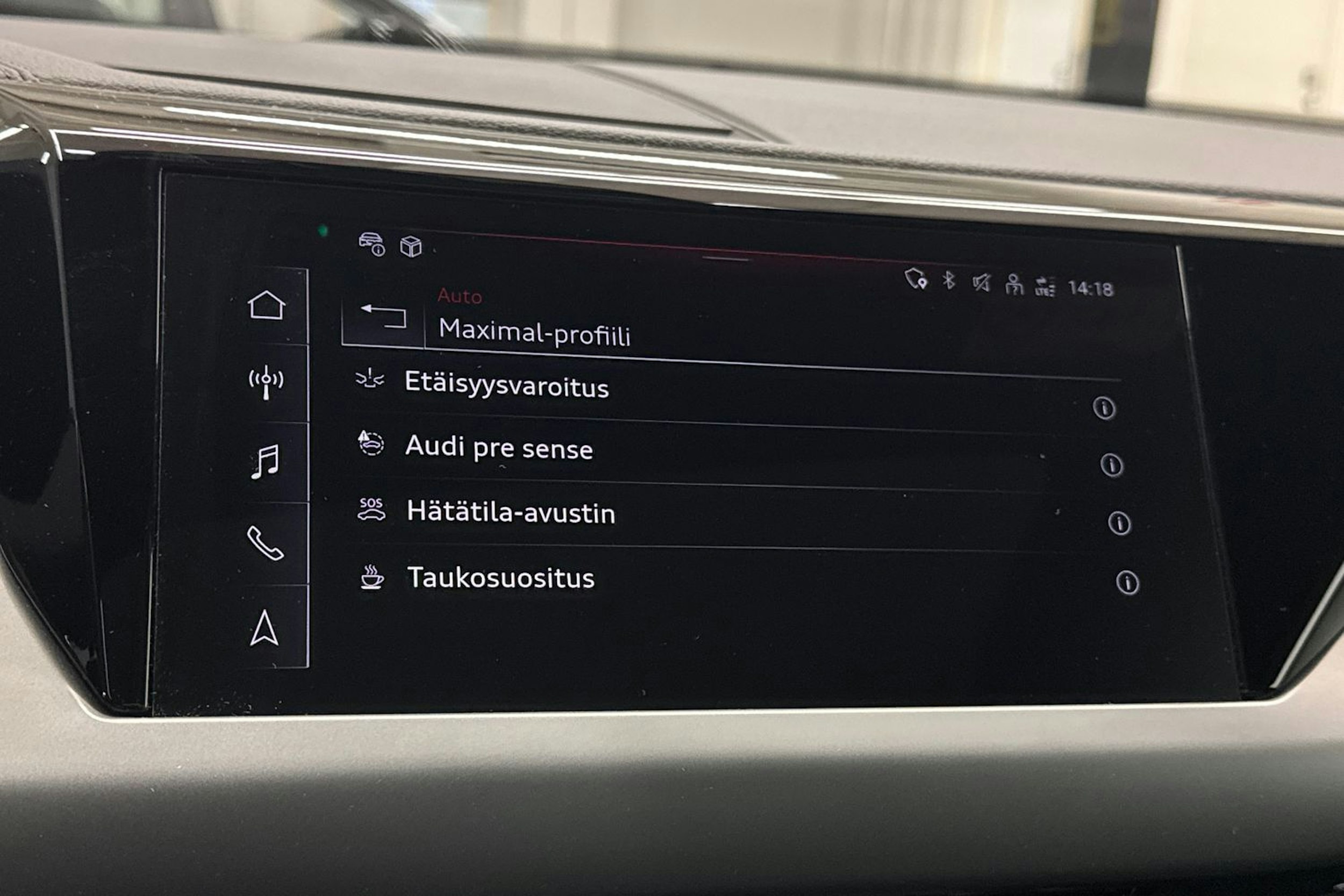 keltainen Audi e-tron GT 2023 kuva 34.