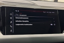 keltainen Audi e-tron GT 2023 kuva 35.