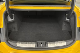 keltainen Audi e-tron GT 2023 kuva 39.