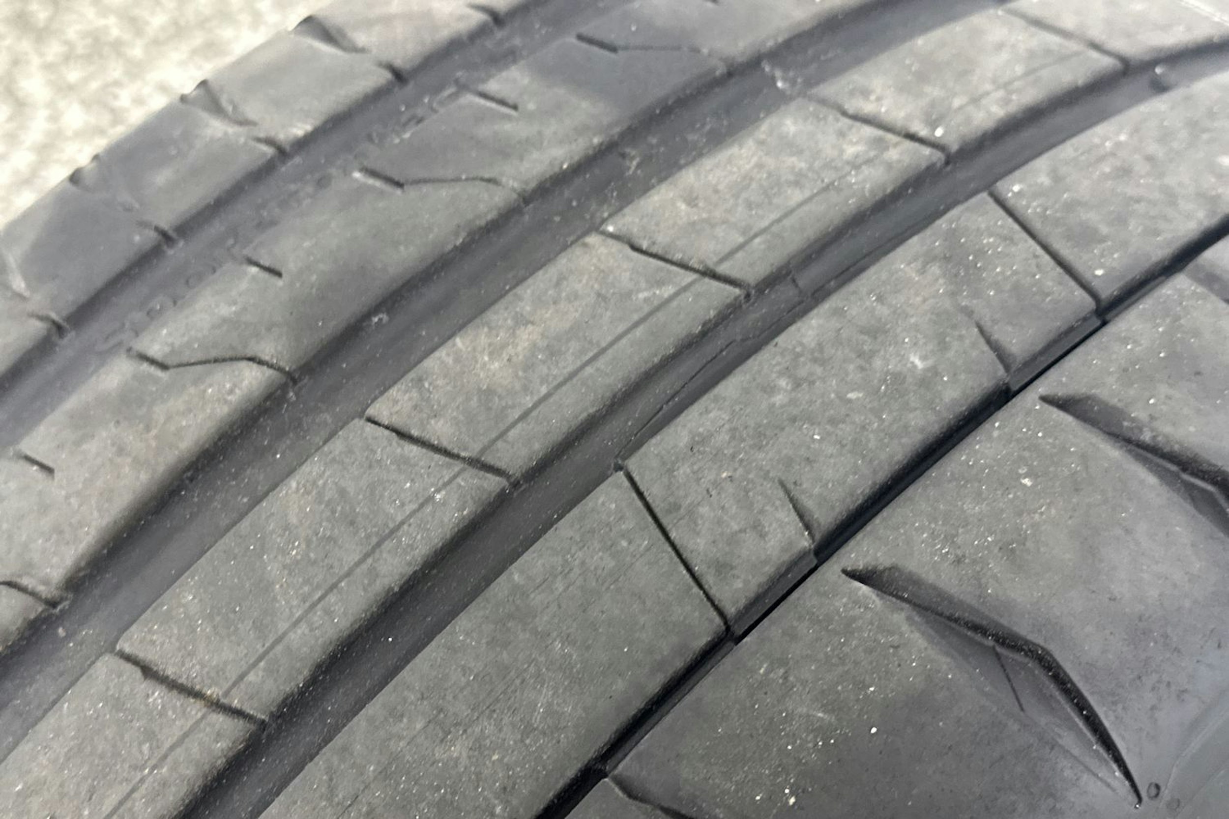 keltainen Audi e-tron GT 2023 kuva 44.