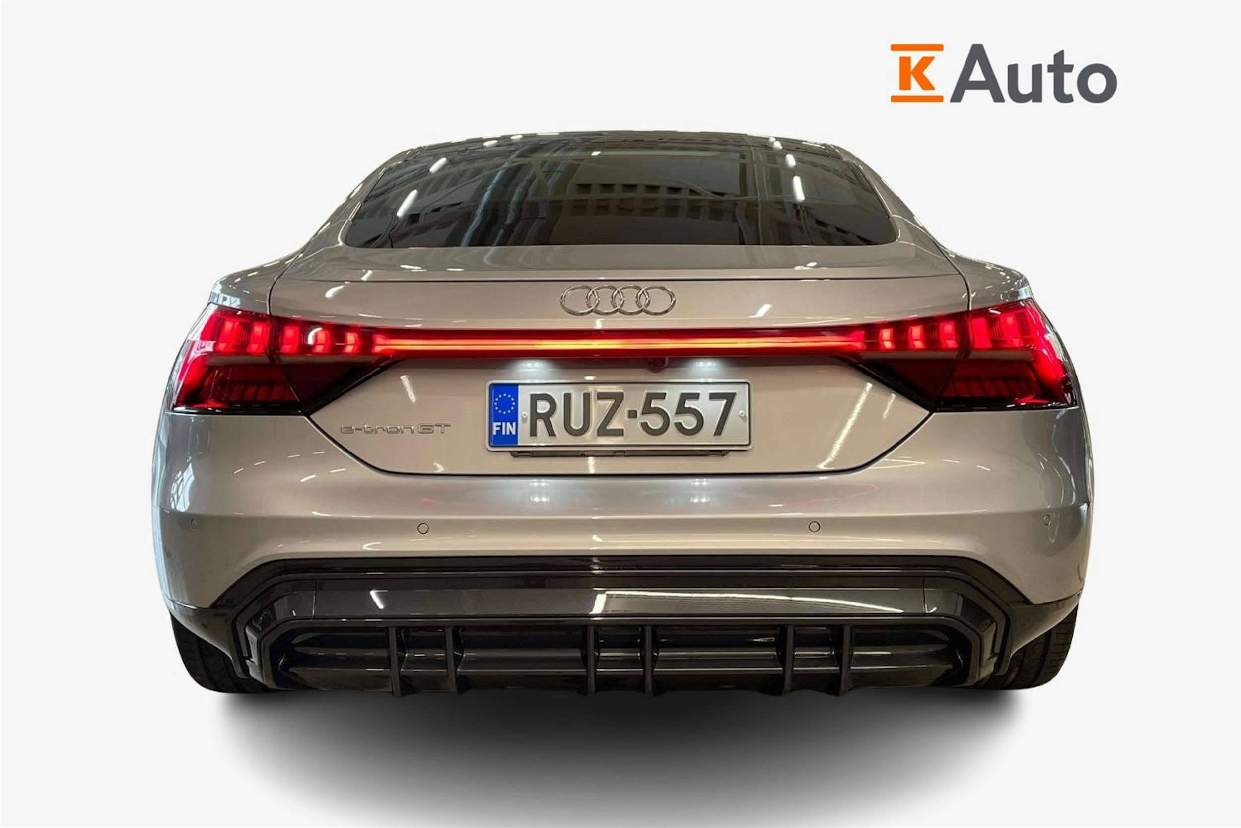 met. harmaa Audi e-tron GT 2023 kuva 3.