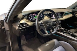 met. harmaa Audi e-tron GT 2023 kuva 7.