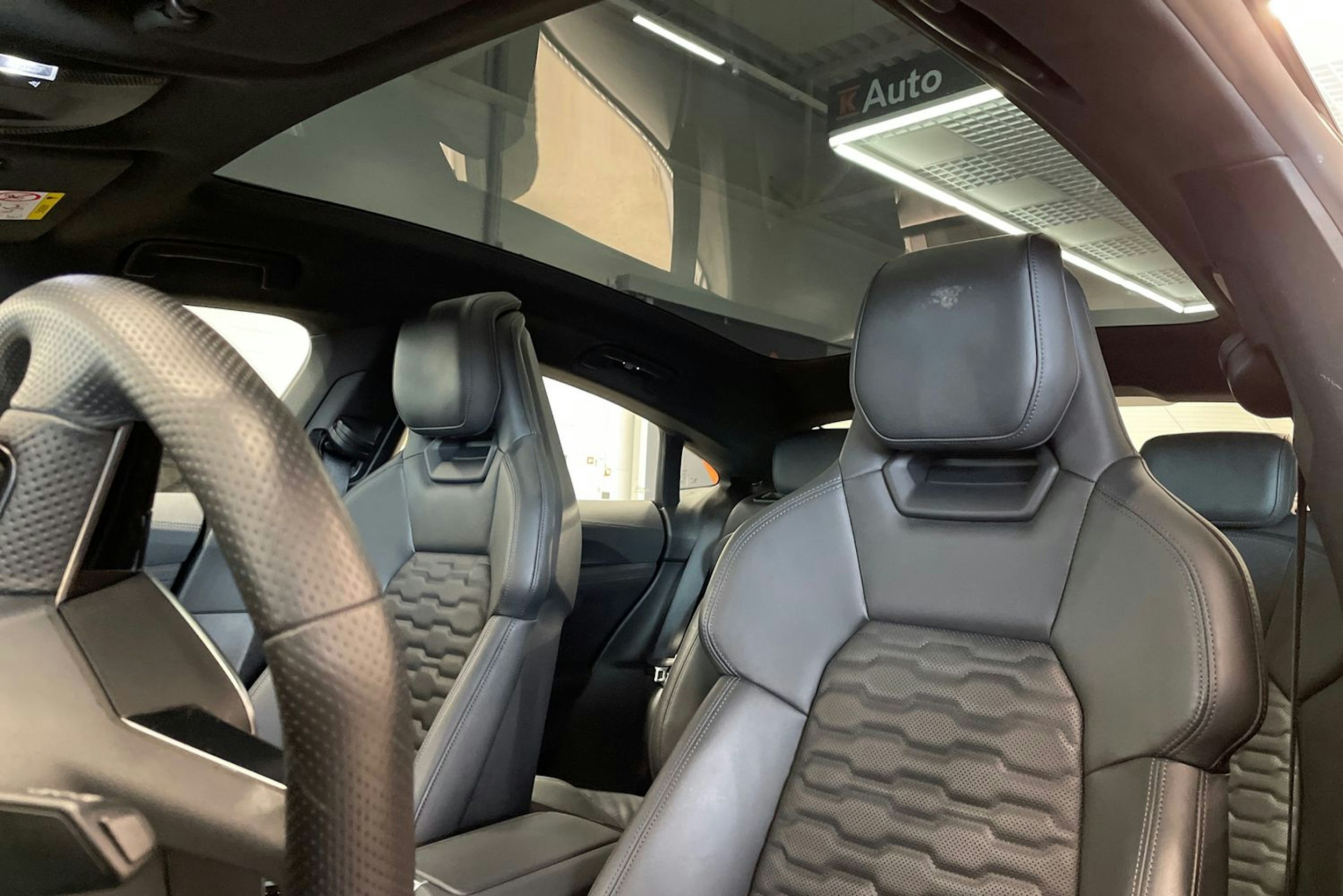 met. harmaa Audi e-tron GT 2023 kuva 15.