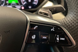 met. harmaa Audi e-tron GT 2023 kuva 18.