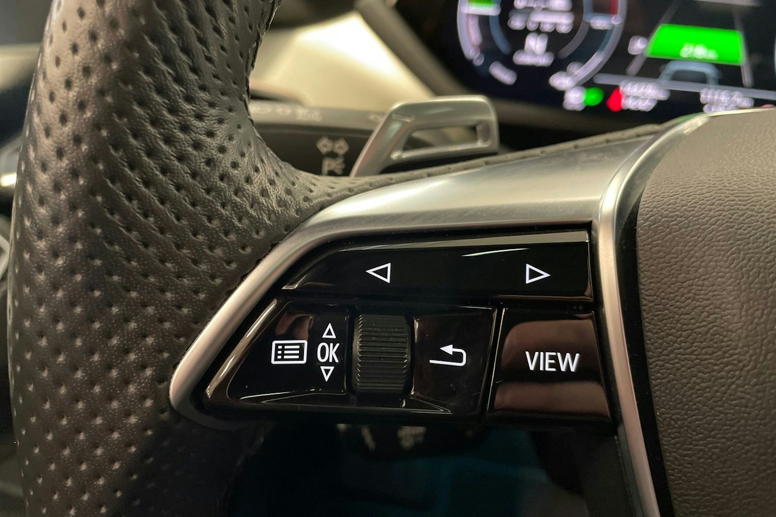 met. harmaa Audi e-tron GT 2023 kuva 19.