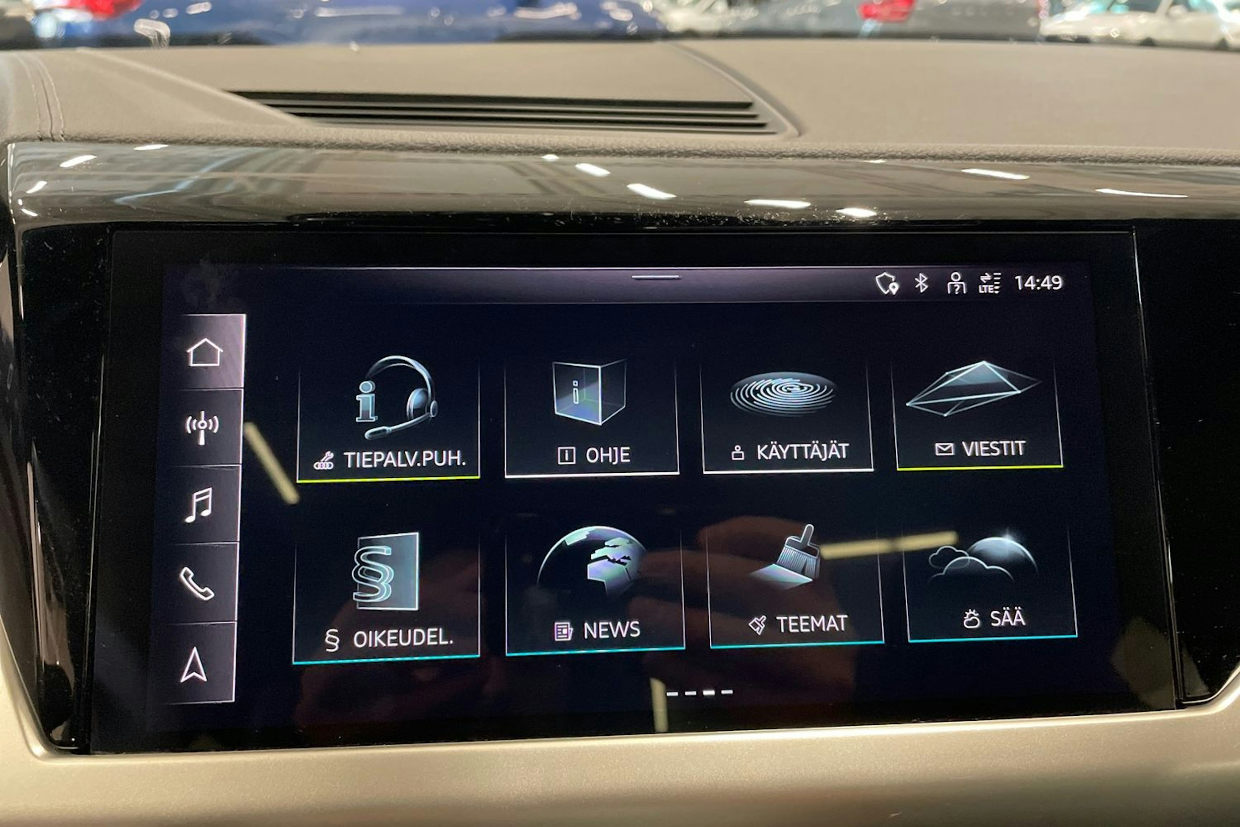 met. harmaa Audi e-tron GT 2023 kuva 28.