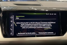 met. harmaa Audi e-tron GT 2023 kuva 32.