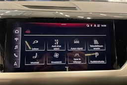 met. harmaa Audi e-tron GT 2023 kuva 33.