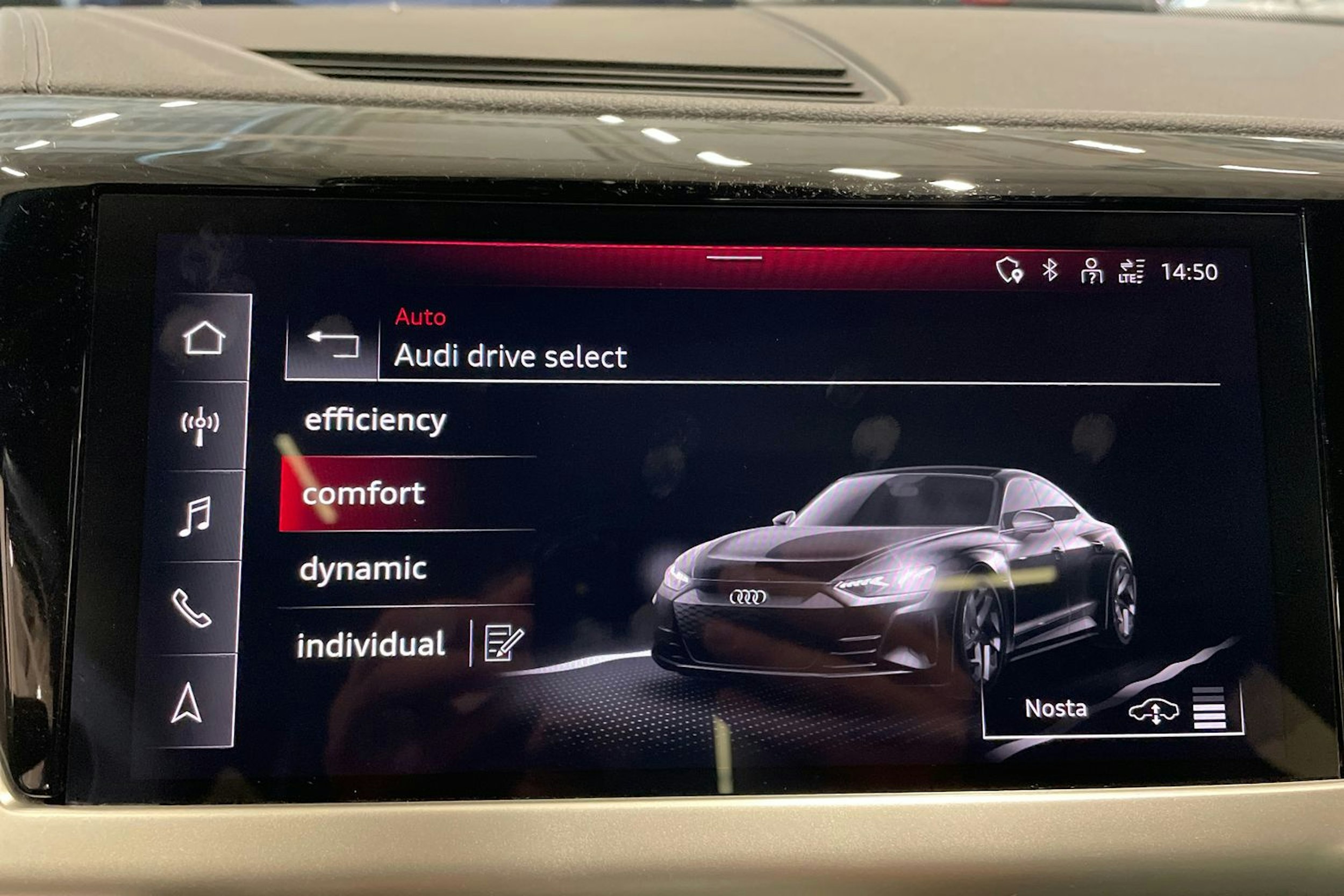 met. harmaa Audi e-tron GT 2023 kuva 34.