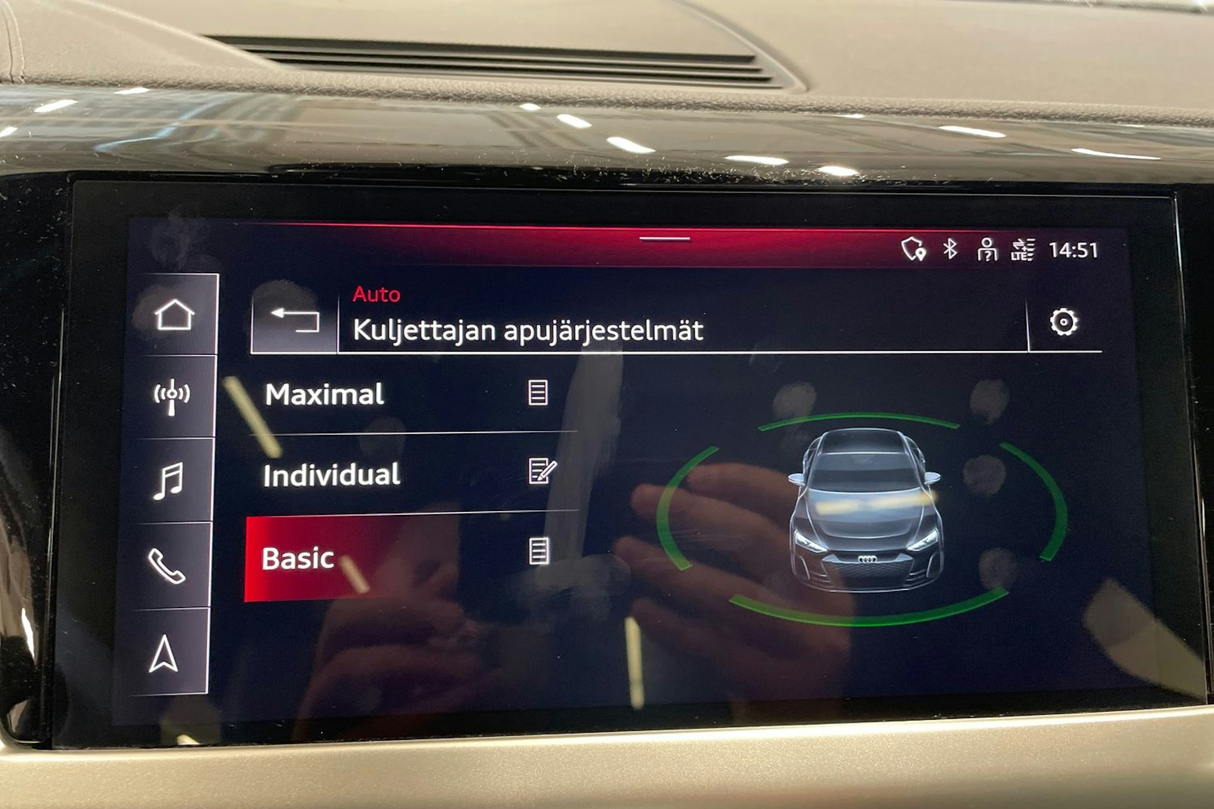 met. harmaa Audi e-tron GT 2023 kuva 39.