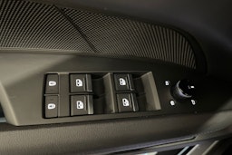 met. harmaa Audi e-tron GT 2023 kuva 43.