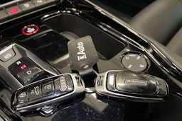 met. harmaa Audi e-tron GT 2023 kuva 46.