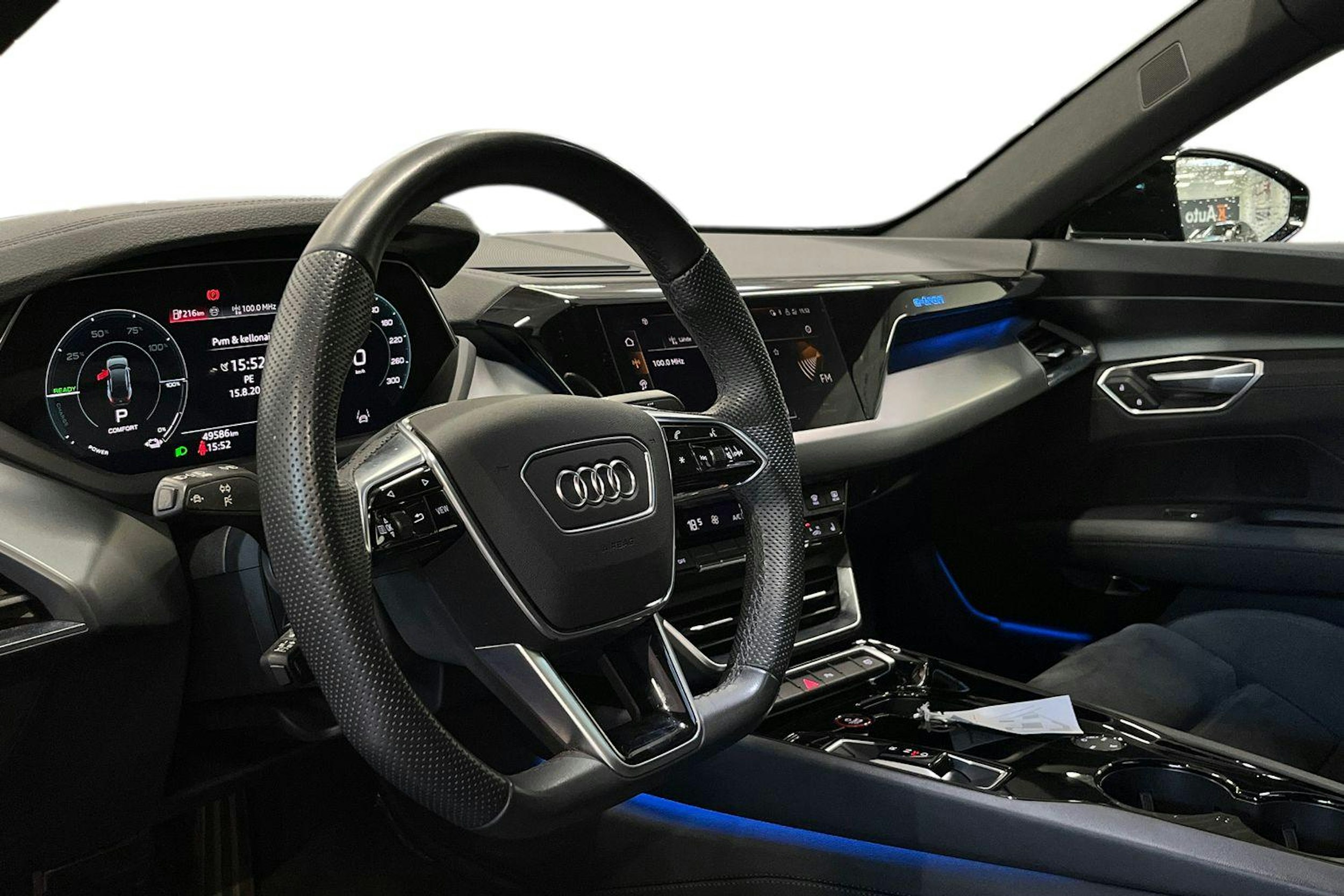 Musta Audi e-tron GT 2024 kuva 7.
