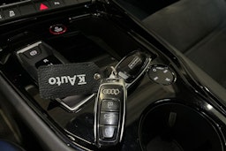 Musta Audi e-tron GT 2024 kuva 33.