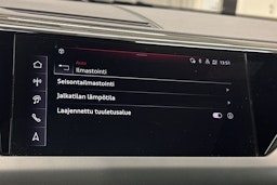 Musta Audi e-tron GT 2024 kuva 35.